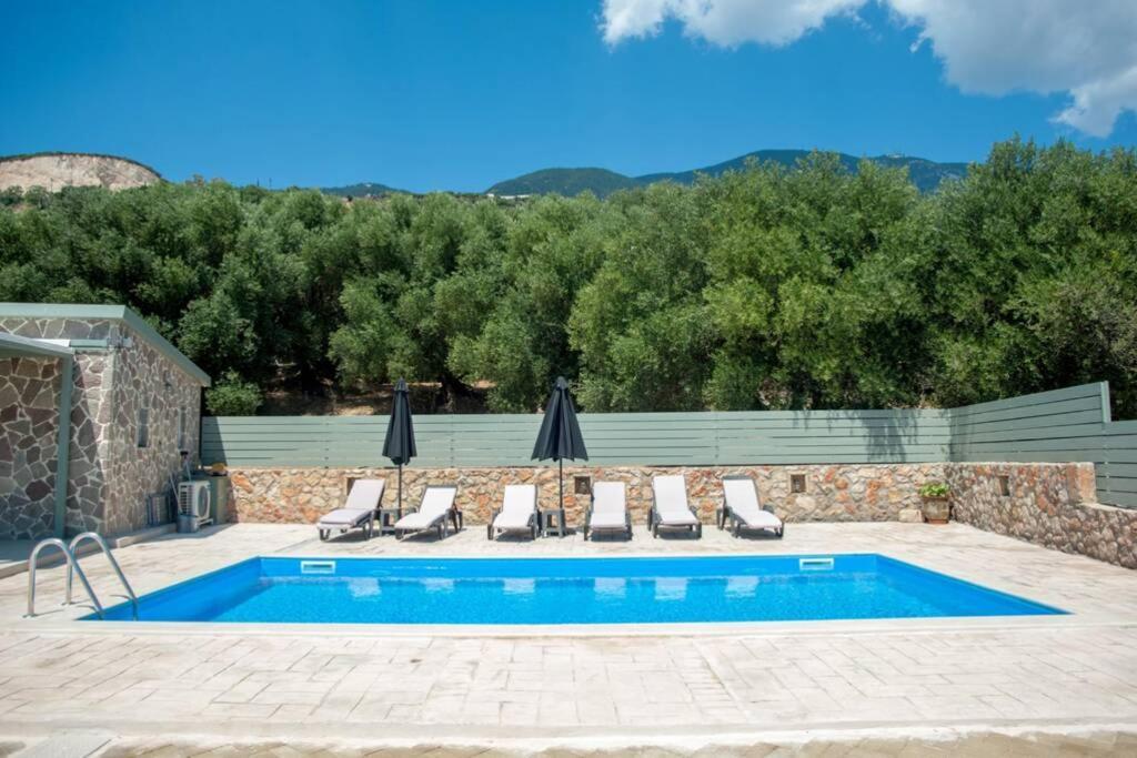 Villa Afrato Calma In Trapezaki-Private Pool -2 Br トラペザキ エクステリア 写真