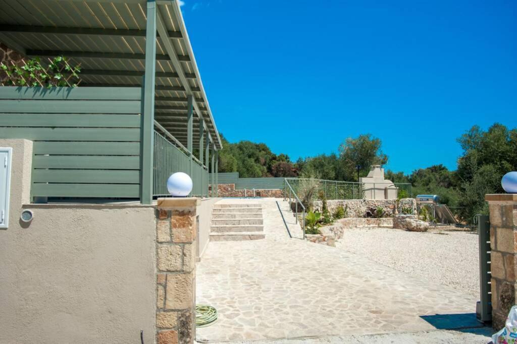 Villa Afrato Calma In Trapezaki-Private Pool -2 Br トラペザキ エクステリア 写真